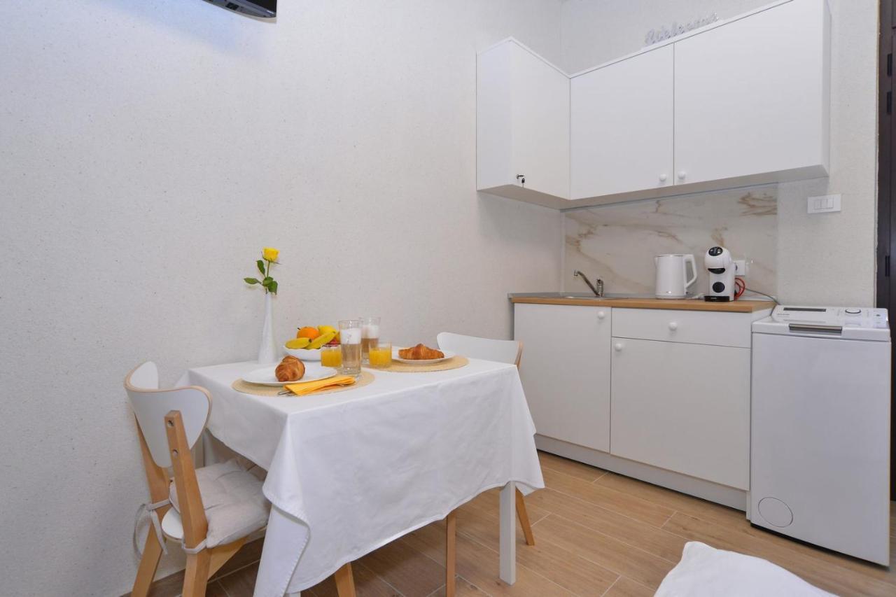 Md Studio Apartman Rijeka Exterior foto